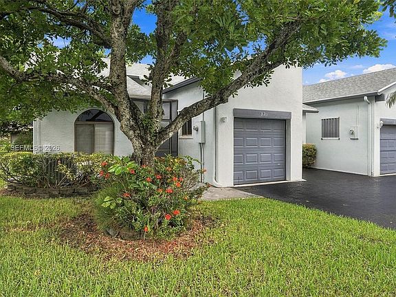 2nd image of 8201 NW 100th Ln