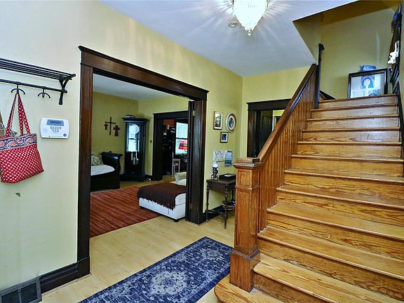 5th image of 3631 Cambridge Ave