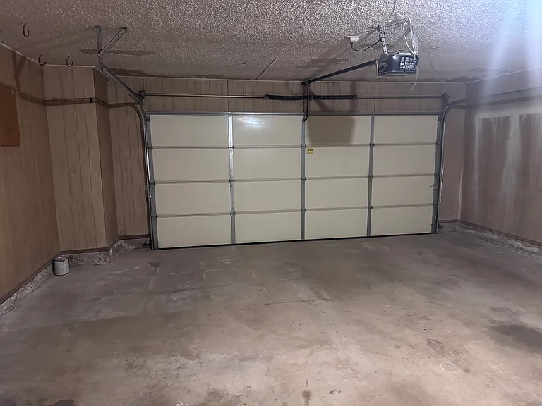 12216 Sylvester Dr — Photo 18