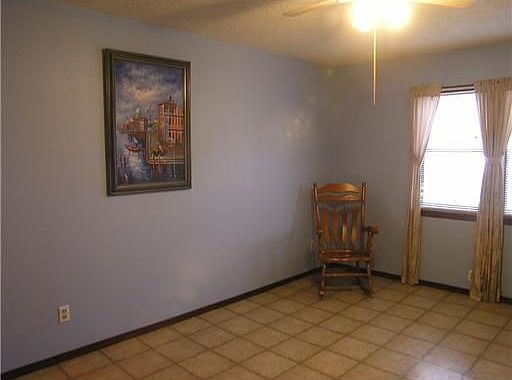 3rd image of 322 Maple Ave