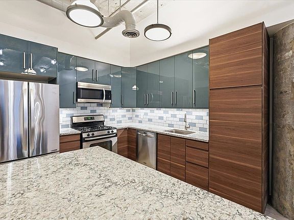 4th image of 140 Bay St APT 2D