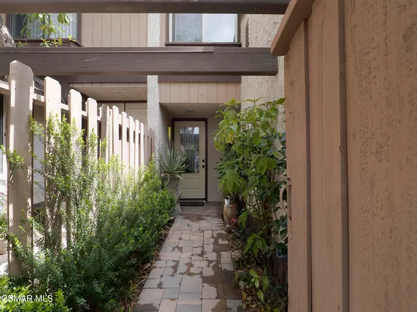 24829 Apple St Unit E, Santa Clarita, CA 91321