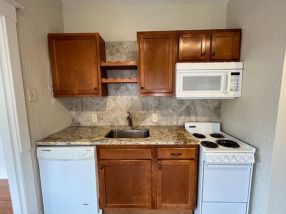 4th image of 500 N Negley Ave #15
