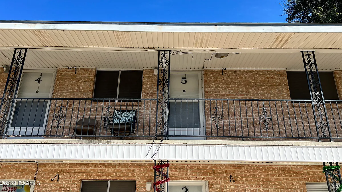 Building Photo - 715 Harding St #5