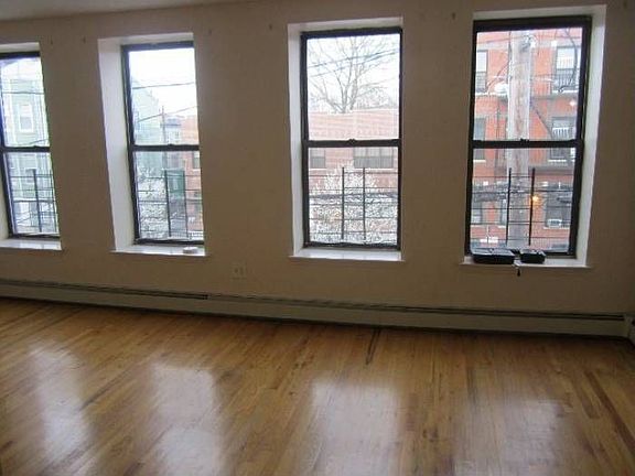 4 livingroom windows