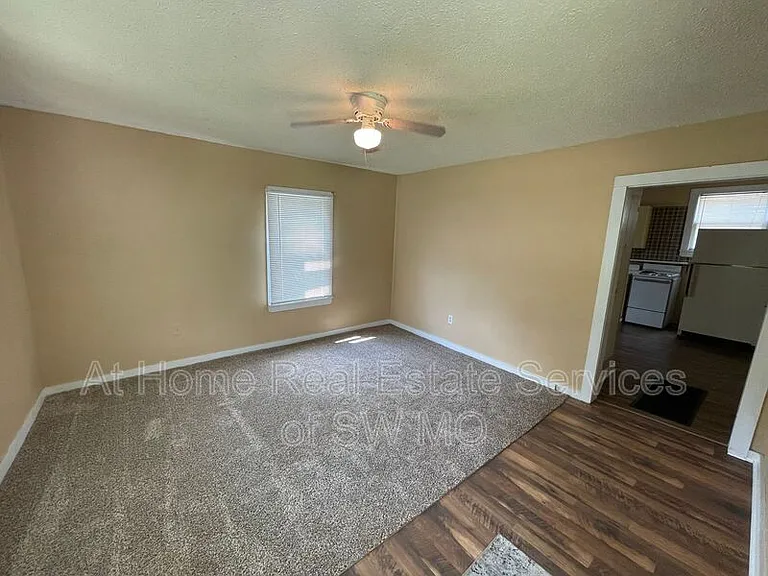 1219 W State St #WEST SIDE WS — Photo 2