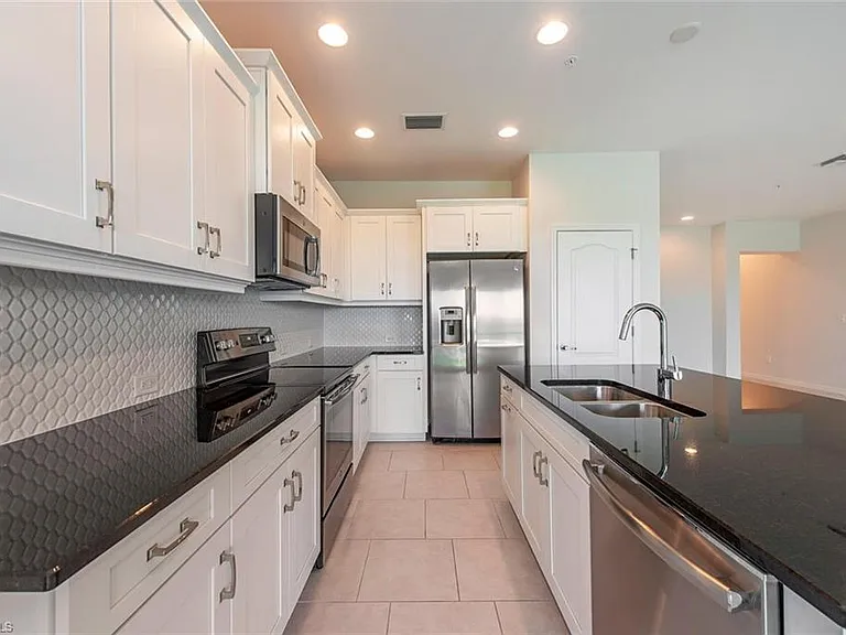 6972 Avalon Cir #1007 — Photo 5