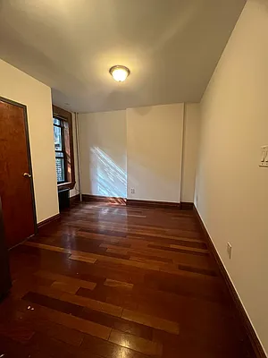 Rented by Bond New York | media 18