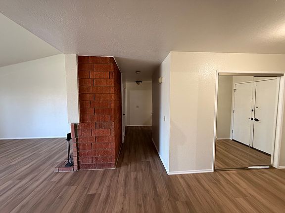 4th image of 25488 Huron St