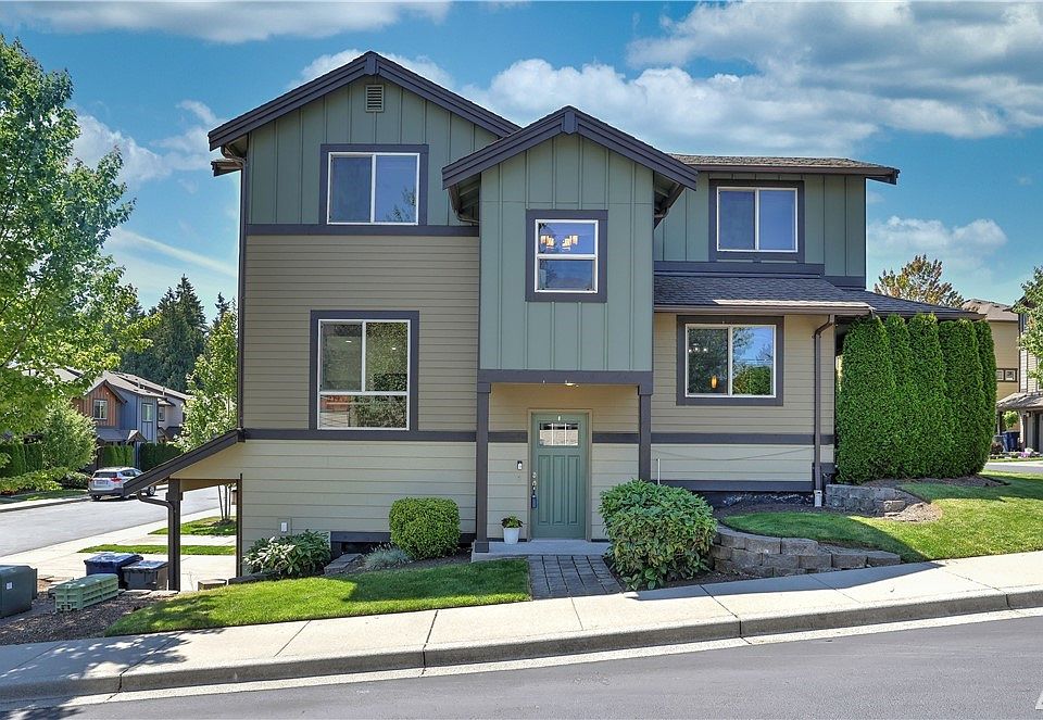 Welcome to this premium location within the sought-after Abbey Road neighborhood of premium townhomes. This end unit is also a corner lot, so no neighbors close by on three sides!