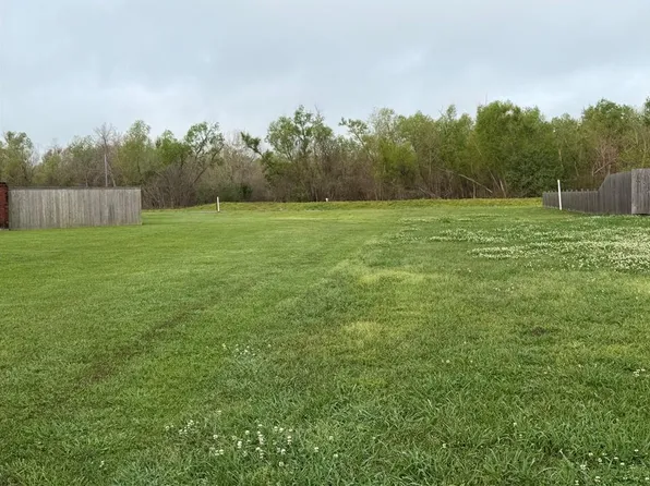 240 Mandalay West Dr, Houma, LA 70360