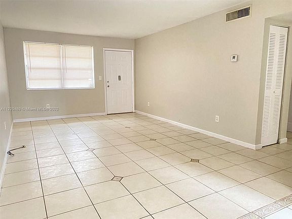 2nd image of 1370 NE 119th St #137006
