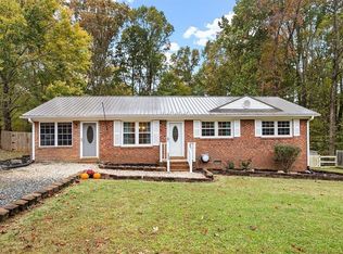 7025 Tree Hollow Rd, Thomasville, NC 27360