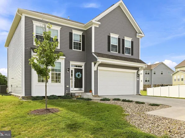 215 Upperville Dr, Stephens City, VA 22655