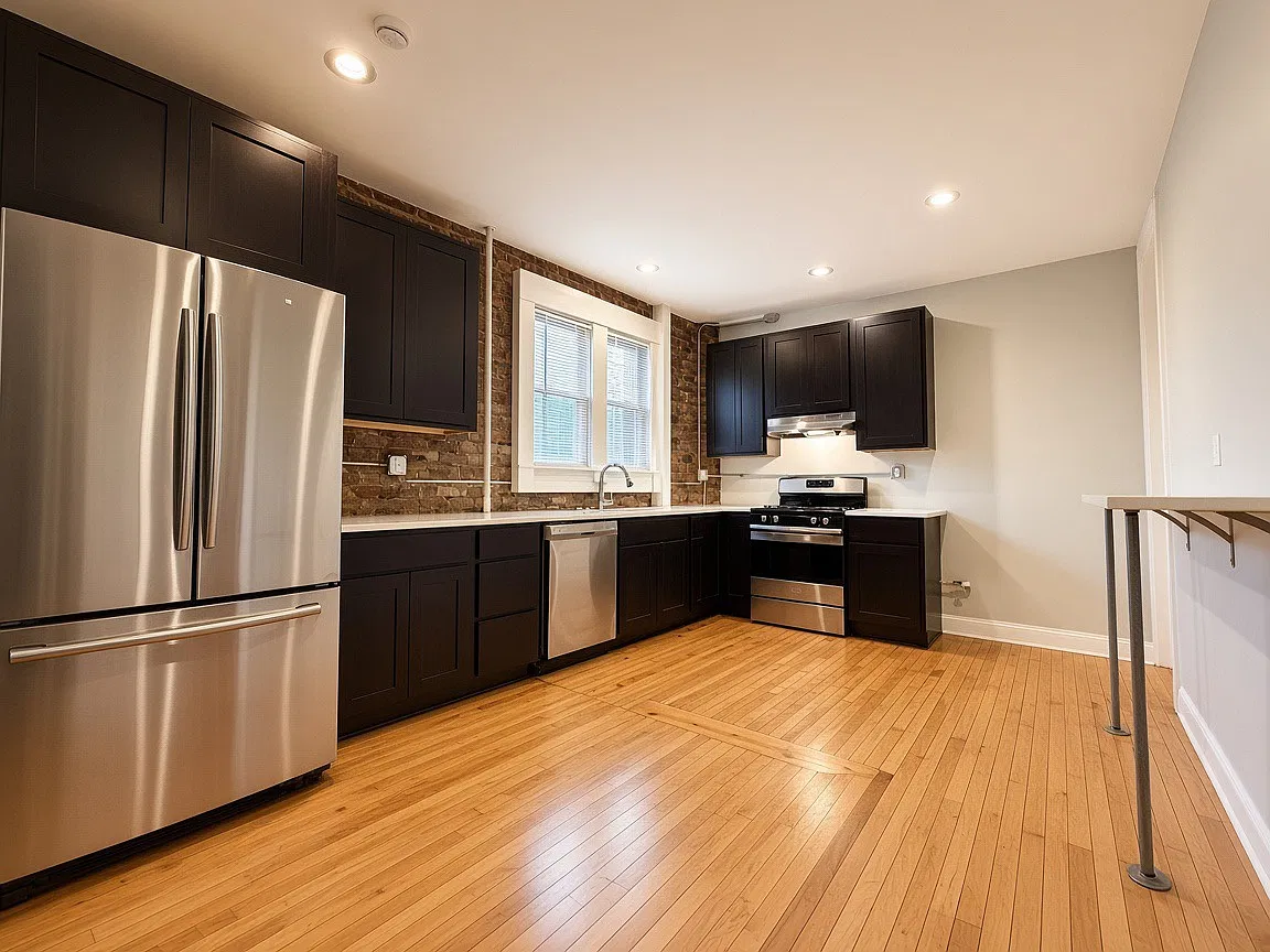 2641 Hennepin Ave — Photo 2