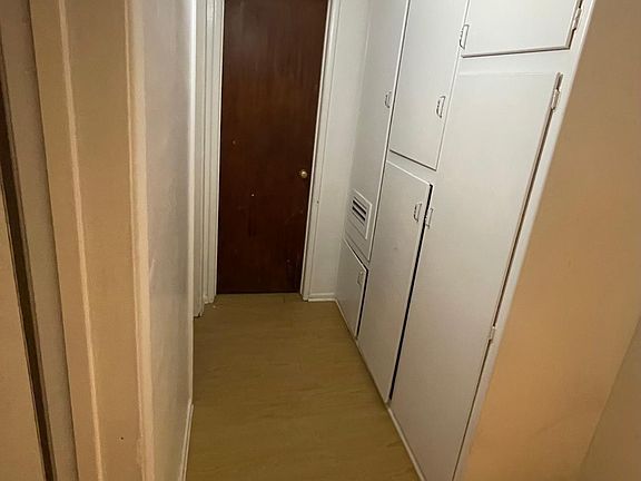 4th image of 423 W I St #3