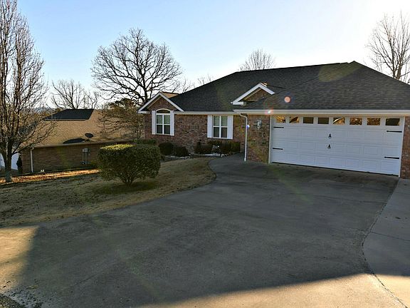 3rd image of 110 Dogwood Dr