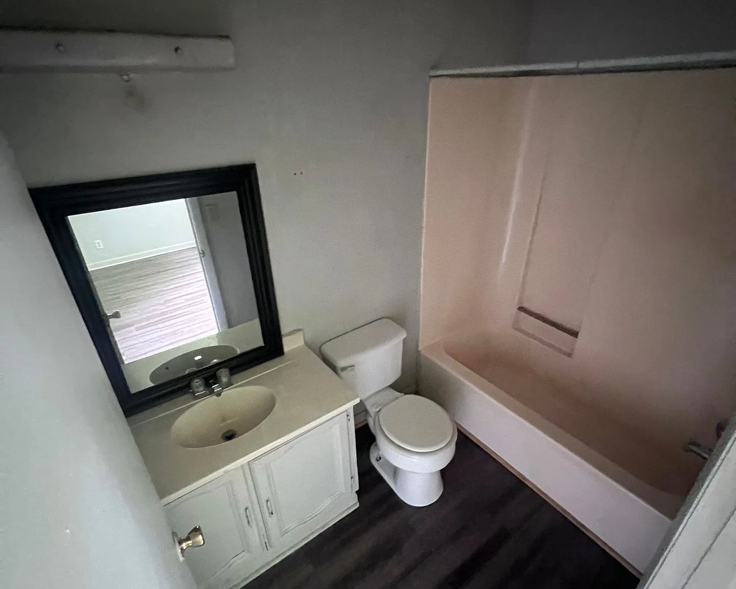 Charming studio apartment - All Utilities Included — Photo 3