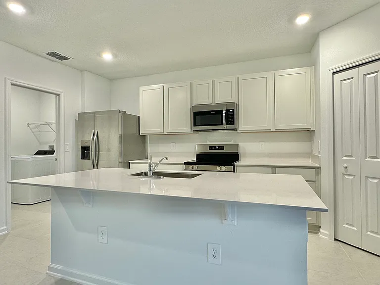 2732 Pioneer Trl — Photo 33