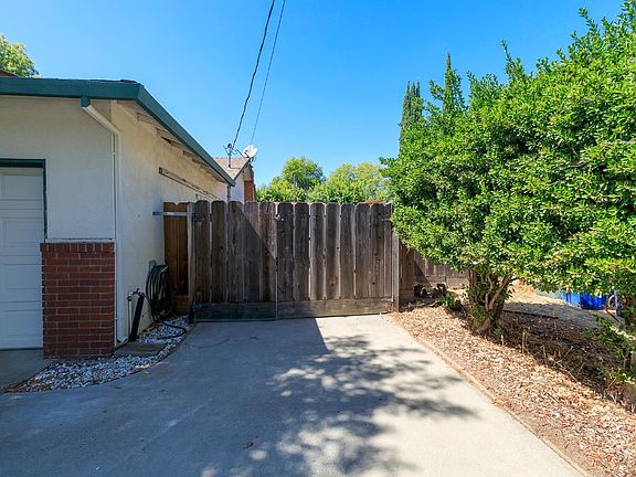 4th image of 2901 Hemminger Way