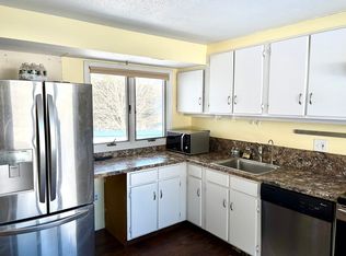 1 Autumn Ln #1, Amherst, MA 01002