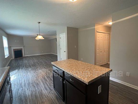 4th image of 1788 Silverton Dr