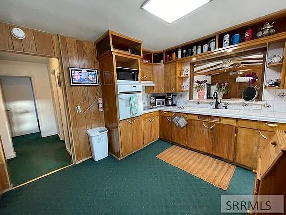 3rd image of 2 Chaffin Ln