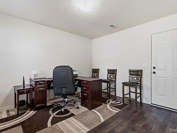 3rd image of 561 Parkdale Ln