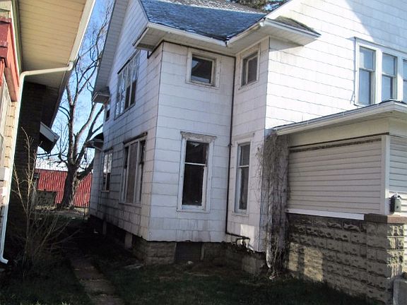 3rd image of 618 Middlebury St