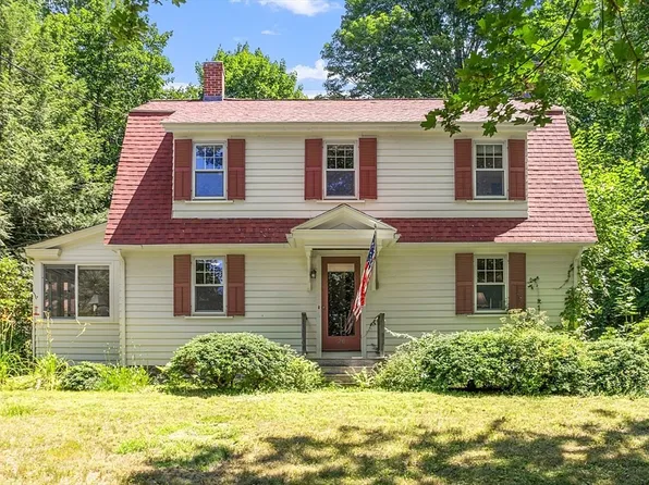 26 Tahattawan Rd, Littleton, MA 01460