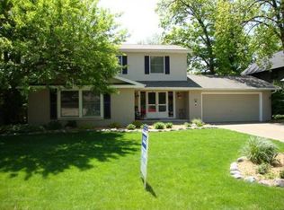 4716 W Lynnbrook Dr, Peoria, IL 61615