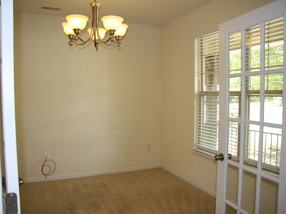 3rd image of 721 Sweet Laurel Ln