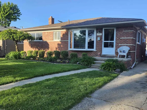 25374 Huron St, Roseville, MI 48066