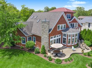 2491 Bay Point Dr, Saint Joseph, MI 49085