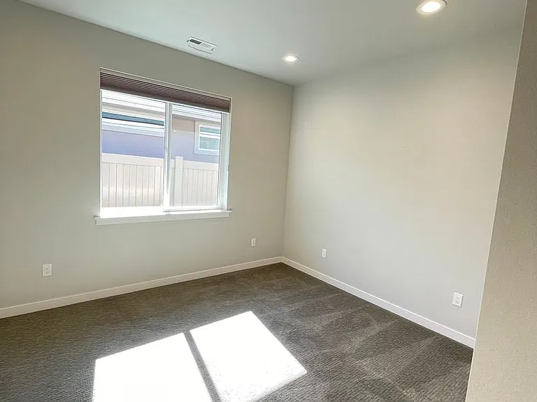 304 E Stanford Ave — Photo 32