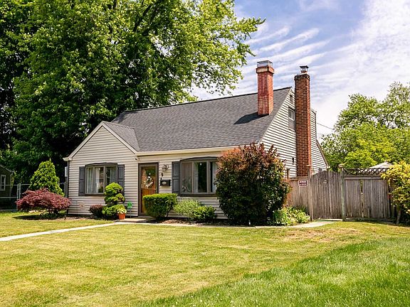 2nd image of 9 Birch Cir N
