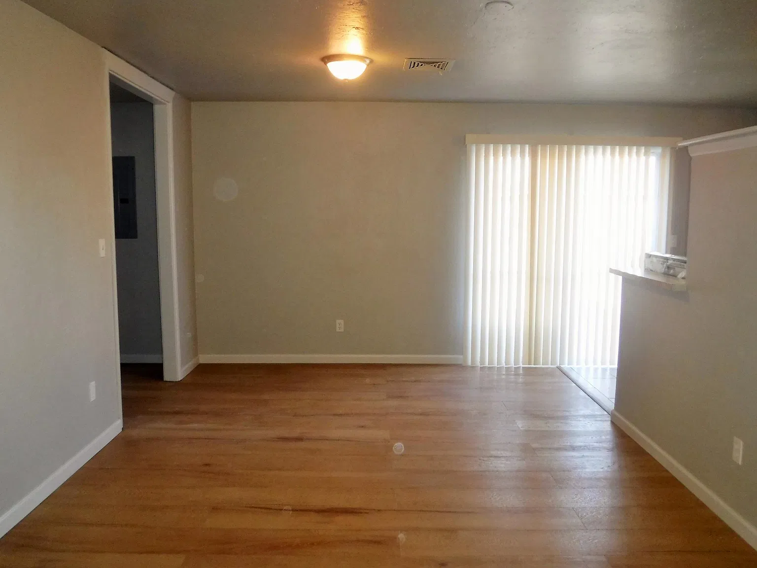 3 bed, 1271 sqft, $1,425 — Photo 3