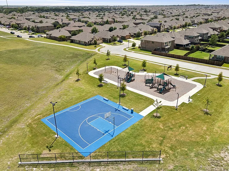 512 Eastbrook Dr — Photo 28