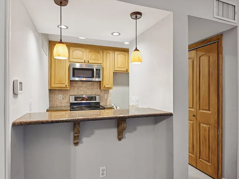 449 Harris St #M-104 — Photo 5