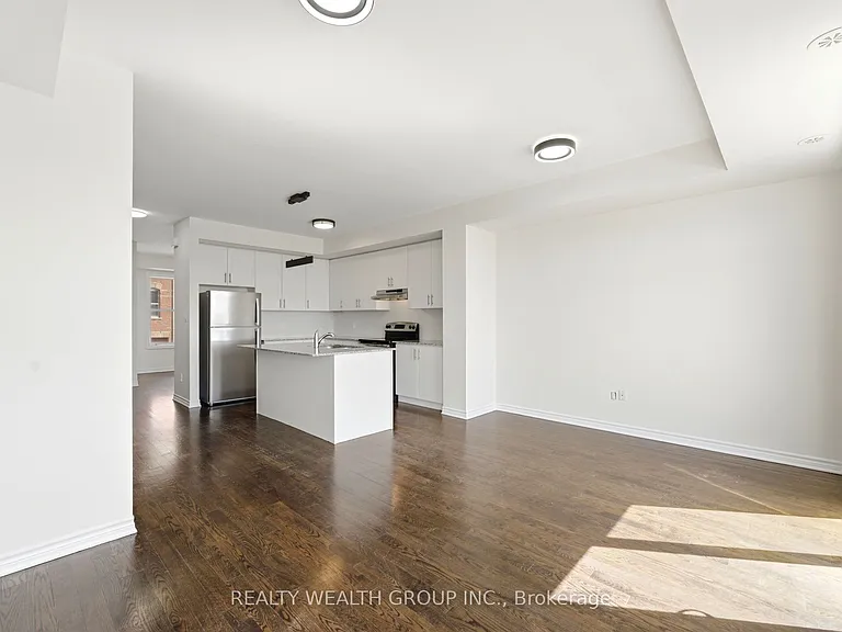 7 City Park Cir — Photo 2