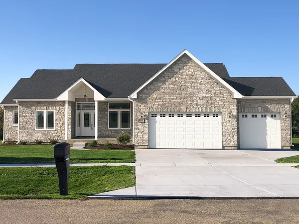 965 Prairie View Dr, Somonauk, IL 60552