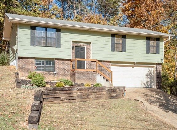 2nd image of 325 Branchwood Cir
