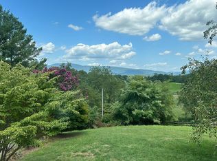 19 Hickerson Mountain Ln, Flint Hill, VA 22627