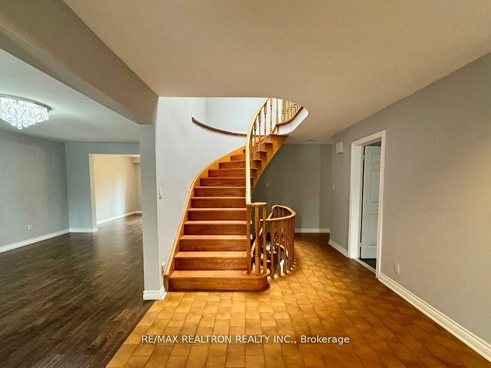 1st image of 23 Lawnview Dr