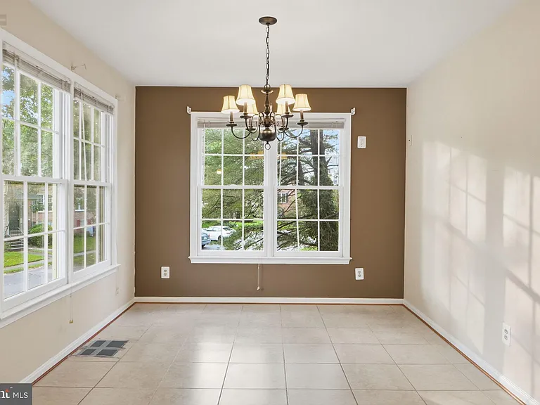 8715 Delcris Dr — Photo 13