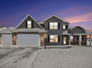 3940 E Kings Pass, Warsaw, IN 46582