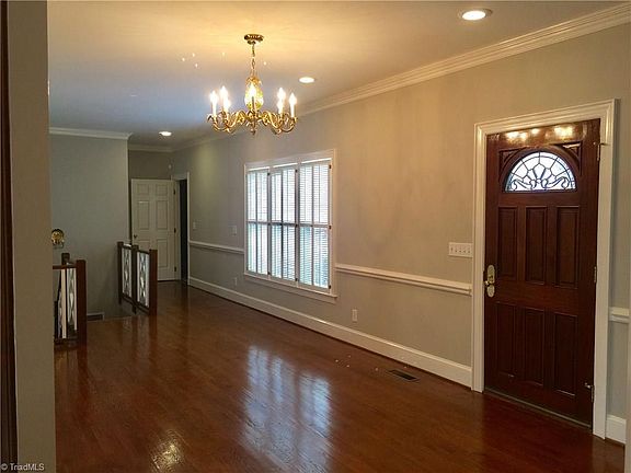 2nd image of 2002 Tiffany Pl