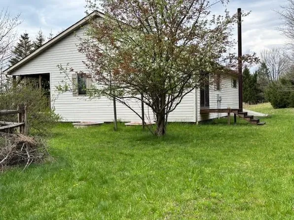 161 Autumn Haze Ln, Seneca, PA 16346