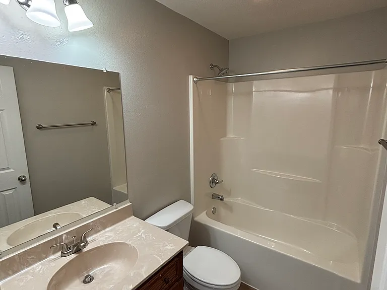 409 Calvin Ct — Photo 20