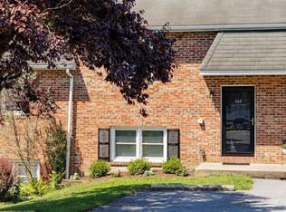 664 S Cedar St, Lititz, PA 17543